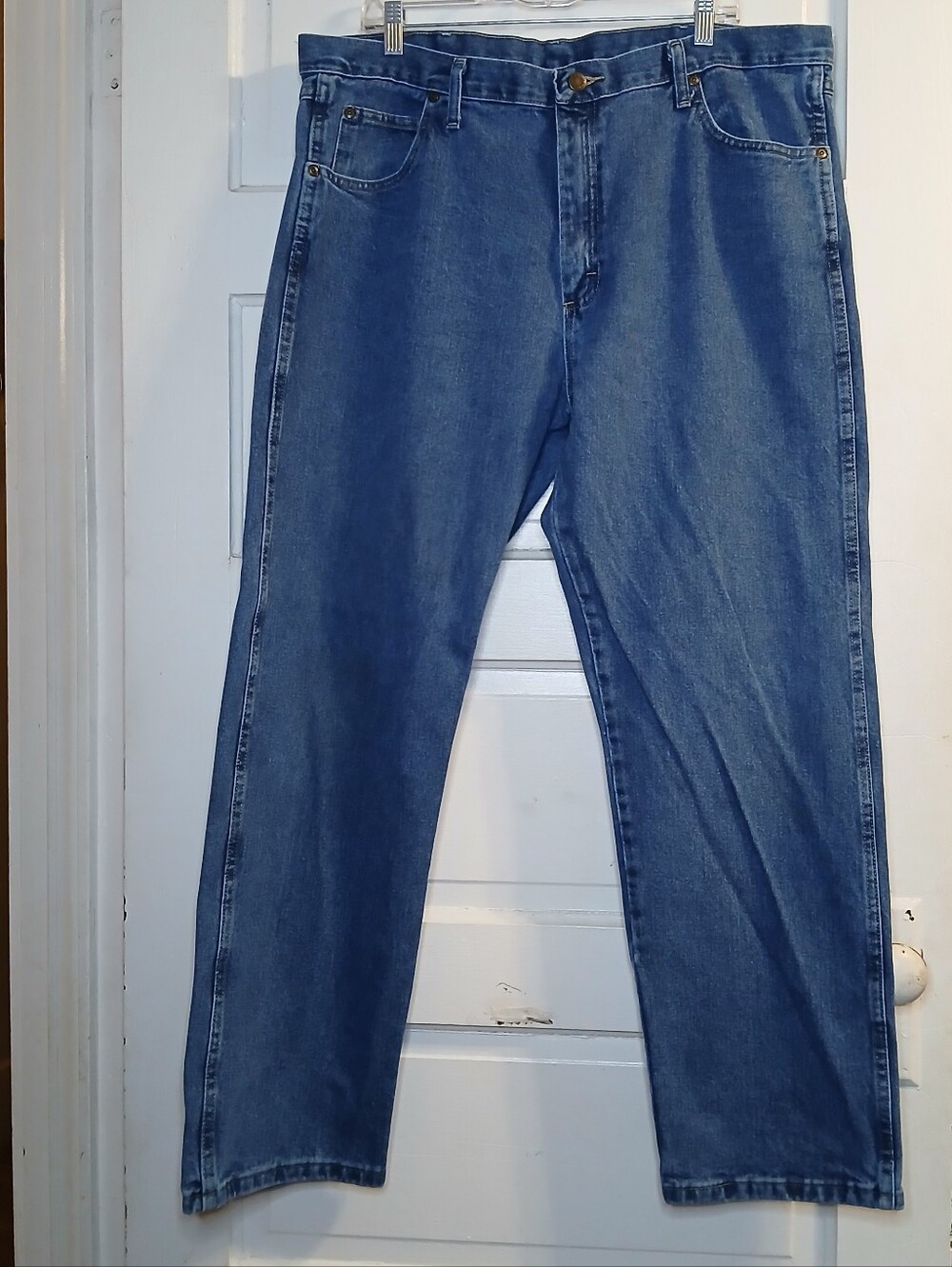 Wrangler Rugged Wear Jeans Men’s 40x32 Blue Relaxed Straight Leg Denim 40x31.5
